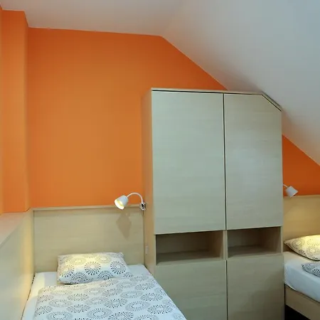 Restaurace Oburka Guest house 3*